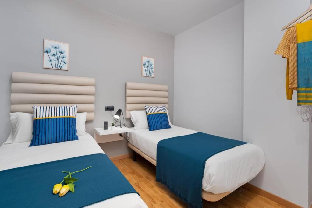 Lodging Apartments Villa De Gracia 2 Bedroom Cozy Apartment Barcelona Buitenkant foto