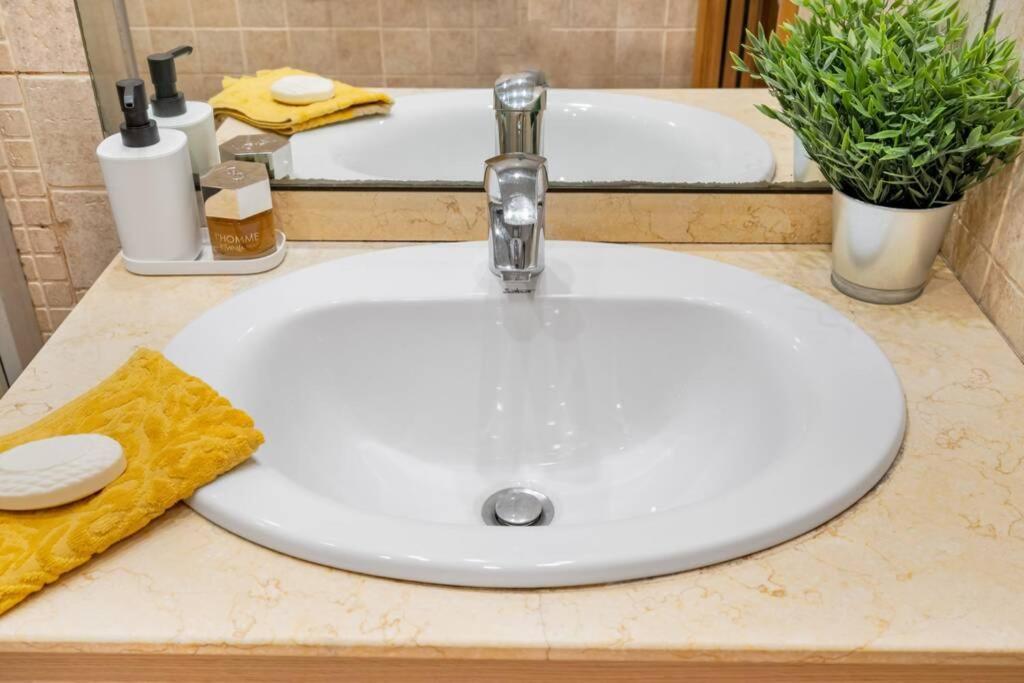 Lodging Apartments Villa De Gracia 2 Bedroom Cozy Apartment Barcelona Buitenkant foto